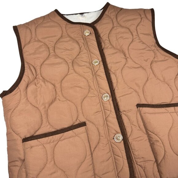 NWOT Quilted Vest Sz XL Tan Sherpa Lining Gold Buttons Pockets Preppy Comfy Boxy - Picture 3 of 10